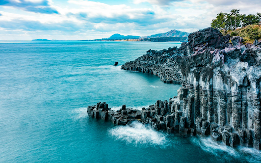 Blue Sea and High Cliffs  from Chrome web store to be run with OffiDocs Chromium online
