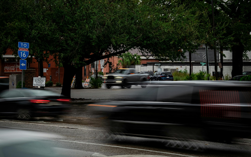 Blurry Traffic Scene Near Savannah Bridge  from Chrome web store to be run with OffiDocs Chromium online