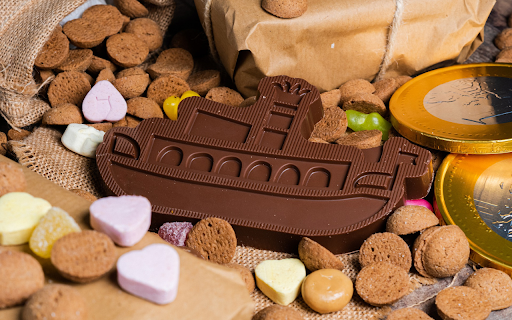 Boat shaped chocolate  from Chrome web store to be run with OffiDocs Chromium online