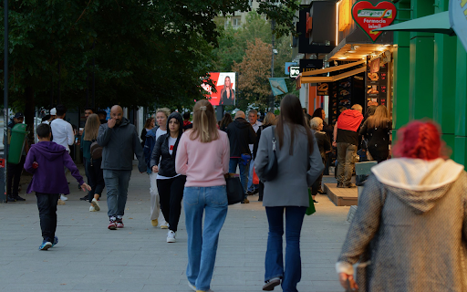 Busy walking street  from Chrome web store to be run with OffiDocs Chromium online
