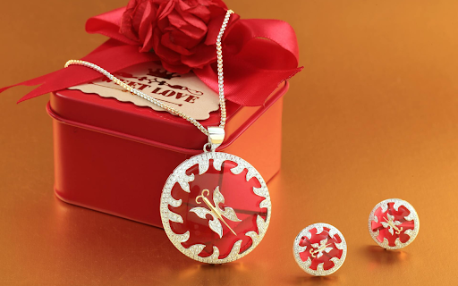 Butterfly Necklace  from Chrome web store to be run with OffiDocs Chromium online
