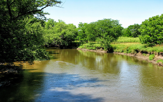 Motyw Calm Creek ze sklepu internetowego Chrome do uruchomienia z OffiDocs Chromium online