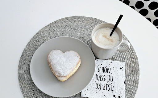 Cappuccino and heart cake  from Chrome web store to be run with OffiDocs Chromium online