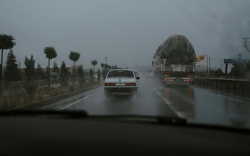 Cars on a Wet Road  from Chrome web store to be run with OffiDocs Chromium online