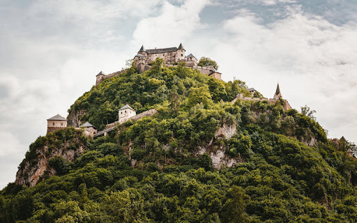 Castle on cliff  from Chrome web store to be run with OffiDocs Chromium online