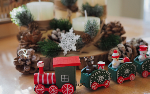 Christmas is bustling  from Chrome web store to be run with OffiDocs Chromium online