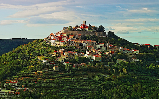 City on top of the mountain  from Chrome web store to be run with OffiDocs Chromium online