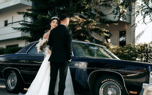 Classic Wedding Car  from Chrome web store to be run with OffiDocs Chromium online