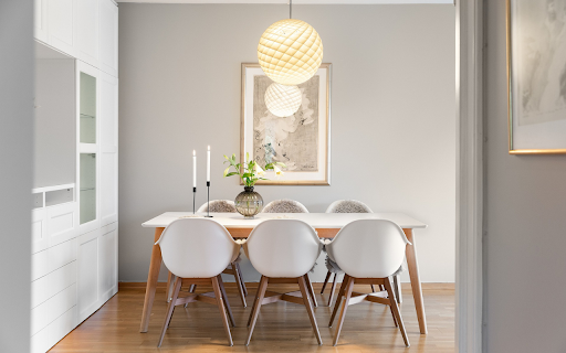 Clean and tidy dining room  from Chrome web store to be run with OffiDocs Chromium online