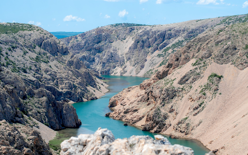 Clear blue water in the valley  from Chrome web store to be run with OffiDocs Chromium online