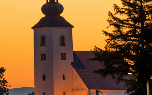 Close up of the Heimschuh Parish Church  from Chrome web store to be run with OffiDocs Chromium online