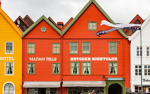 Colorful house  from Chrome web store to be run with OffiDocs Chromium online