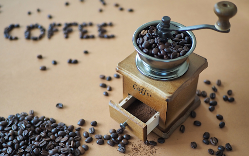 Compact and lightweight manual coffee maker  from Chrome web store to be run with OffiDocs Chromium online