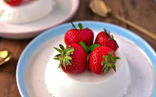 Cool strawberry ice cream  from Chrome web store to be run with OffiDocs Chromium online