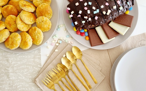 Crackers and chocolate  from Chrome web store to be run with OffiDocs Chromium online