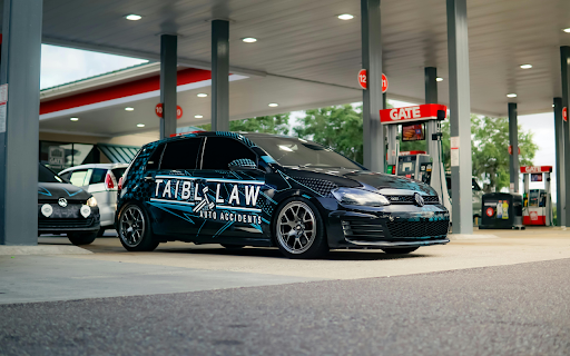 Custom Volkswagen Car at Gas Station  from Chrome web store to be run with OffiDocs Chromium online