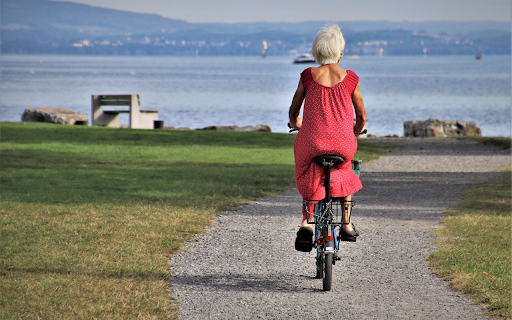 Cycling to the beach  from Chrome web store to be run with OffiDocs Chromium online