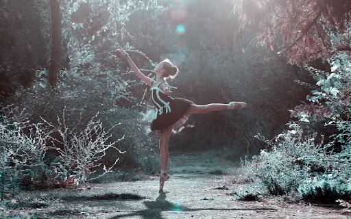 Dancing under the moonlight  from Chrome web store to be run with OffiDocs Chromium online