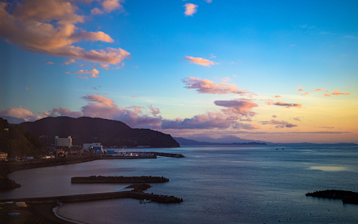 Dawn at the seaport  from Chrome web store to be run with OffiDocs Chromium online