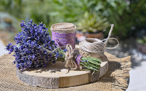 Decorative strings and flowers  from Chrome web store to be run with OffiDocs Chromium online