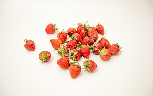 Delicious ripe strawberries  from Chrome web store to be run with OffiDocs Chromium online