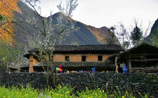 Dong Van Karst Plateau – A Majestic Geopark in Northern Vietnam  from Chrome web store to be run with OffiDocs Chromium online