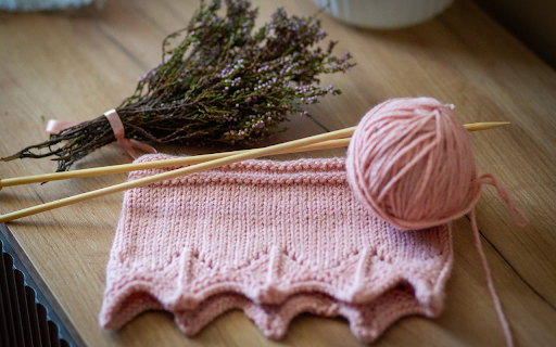 Dried flowers and pink wool rolls  from Chrome web store to be run with OffiDocs Chromium online