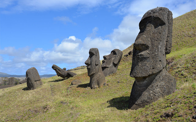 Easter Island Traveling  from Chrome web store to be run with OffiDocs Chromium online