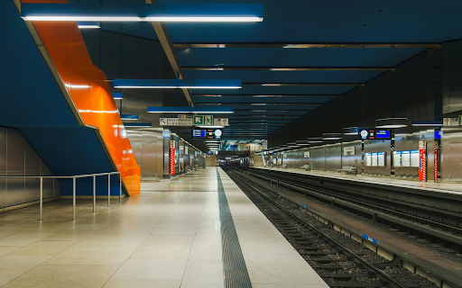 Empty Platform at Metro Station  from Chrome web store to be run with OffiDocs Chromium online
