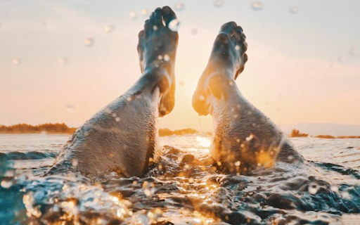 Feet in water  from Chrome web store to be run with OffiDocs Chromium online