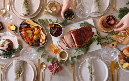 Festive Christmas Dining Theme  from Chrome web store to be run with OffiDocs Chromium online