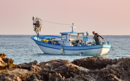 Fishermen go out to sea  from Chrome web store to be run with OffiDocs Chromium online