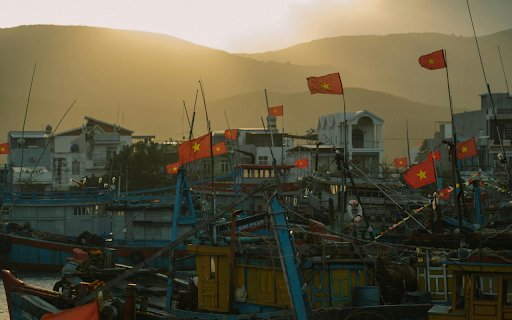 Fishing Boats in Harbor in Vietnam  from Chrome web store to be run with OffiDocs Chromium online
