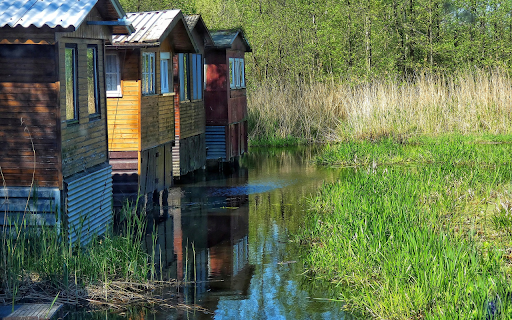 Fishing huts by the river  from Chrome web store to be run with OffiDocs Chromium online