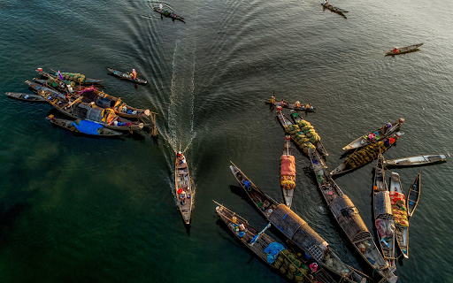 Floating market by the river  from Chrome web store to be run with OffiDocs Chromium online