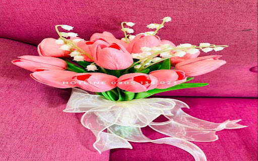 flower bouquet wallpaper with many types of flowers  from Chrome web store to be run with OffiDocs Chromium online