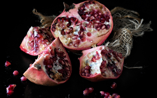 Fragrant red seeded fruit  from Chrome web store to be run with OffiDocs Chromium online