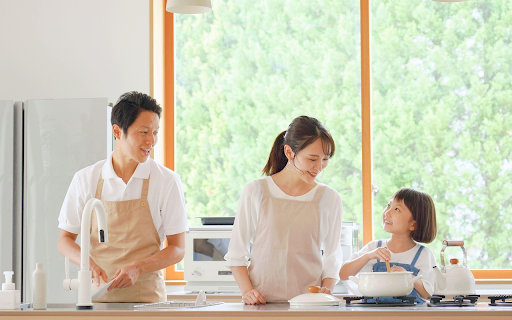 Gather happily in the kitchen  from Chrome web store to be run with OffiDocs Chromium online