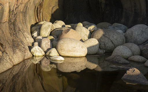 Giant egg rocks  from Chrome web store to be run with OffiDocs Chromium online