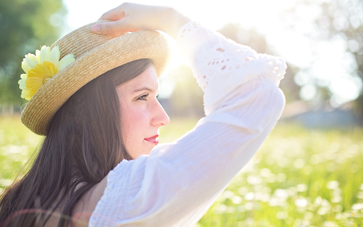 Girl and dawn  from Chrome web store to be run with OffiDocs Chromium online