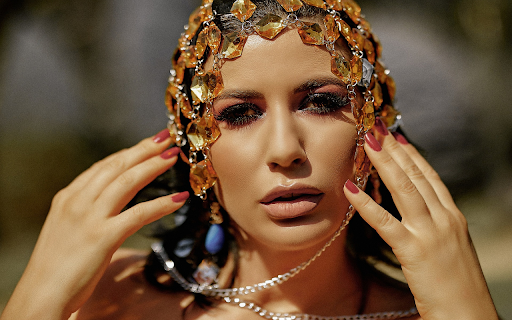 Girl and gemstone jewelry  from Chrome web store to be run with OffiDocs Chromium online