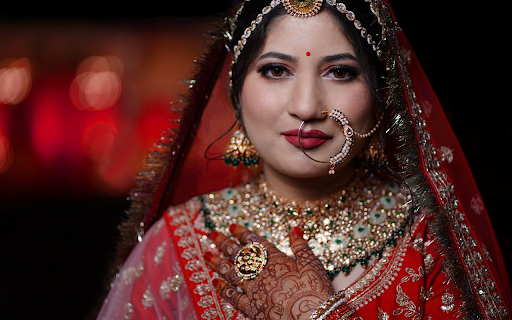 Girl and nose ring  from Chrome web store to be run with OffiDocs Chromium online
