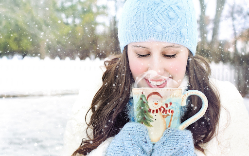 girl and snow  from Chrome web store to be run with OffiDocs Chromium online