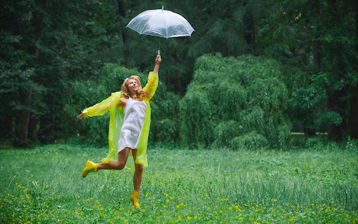 Girl and Umbrella  from Chrome web store to be run with OffiDocs Chromium online