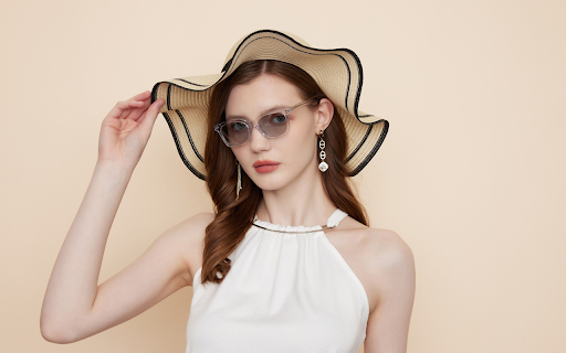 Girl and white dress  from Chrome web store to be run with OffiDocs Chromium online