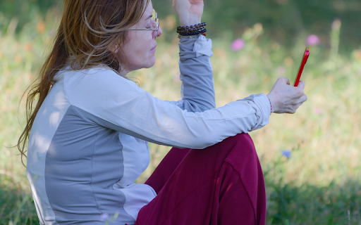 Girl in white shirt and purple pink pants  from Chrome web store to be run with OffiDocs Chromium online