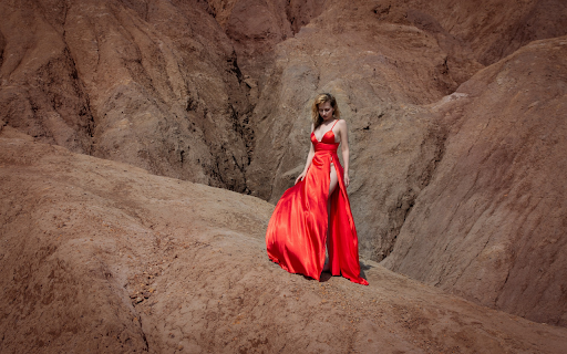 Girl of the mountains  from Chrome web store to be run with OffiDocs Chromium online