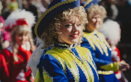 Girls and Festivals  from Chrome web store to be run with OffiDocs Chromium online