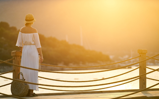 Girl standing on the bridge  from Chrome web store to be run with OffiDocs Chromium online