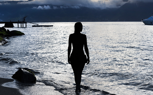 Girl swimming in the sea  from Chrome web store to be run with OffiDocs Chromium online